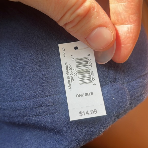 NWT hat - Picture 4 of 4